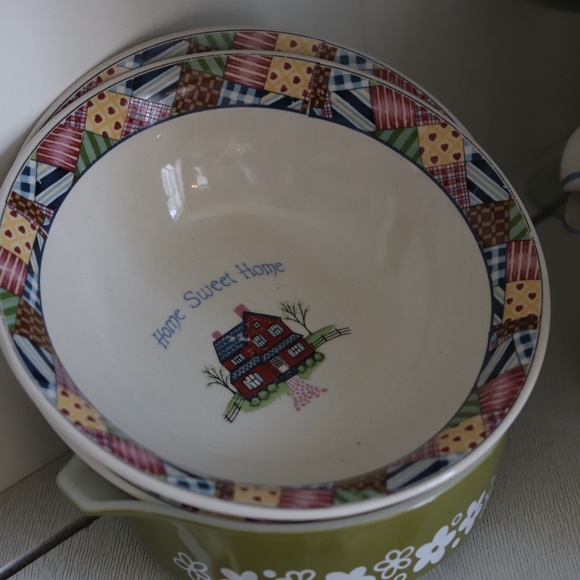 Home Sweet Home Vintage Stoneware Bowls Quilted Pattern Set of 2 - Picture 1 of 1